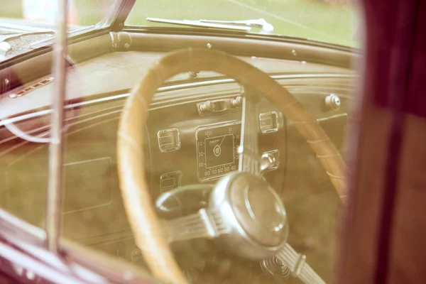 Close-up de detalhes de carros americanos vintage — Fotografia de Stock