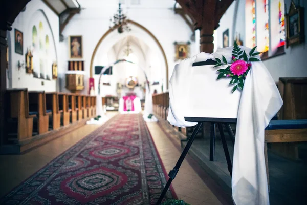 Church wedding decoration with empty board — Stock Photo, Image