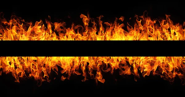 Siyah arka plan karede alevler ateş