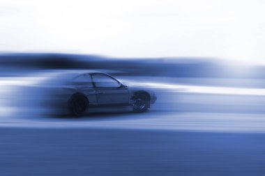drift araba hareket bulanıklığı mavi renkte