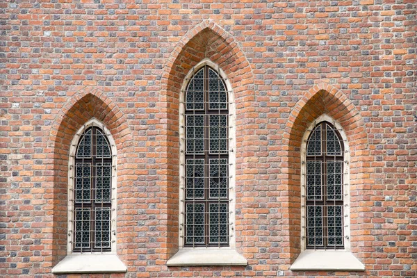 Ett gammalt kyrkans fönster — Stockfoto