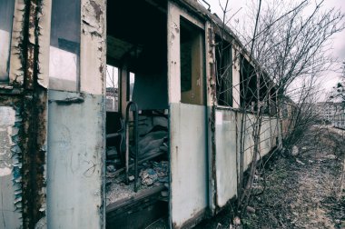 Bir terk edilmiş tren vagon iç