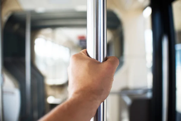 Trasporti pubblici, vicino a portata di mano — Foto Stock