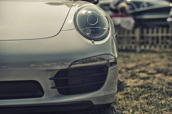 Sleza, Polônia, 15 de agosto de 2015: Close up on Porsche 911 carrera 's car on Motorclassic show on August 15, 2015 in the Poland — Fotografia de Stock