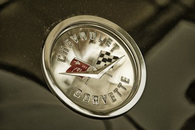 Sleza, Polonya, 15 Ağustos 2015: Chevrolet Corvette şarkı Polonya 15 Ağustos 2015 Motorclassic şovdaki üzerinde kapat