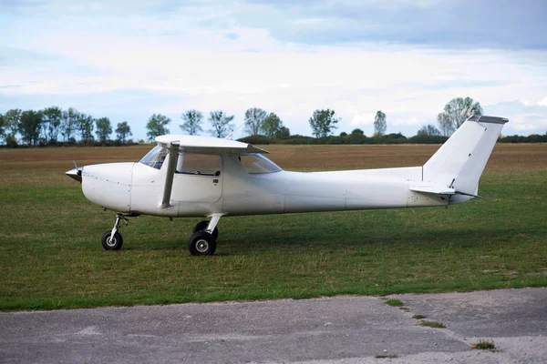 Small plane on aiport field — Stock Photo, Image