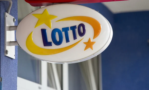 15 января 2016 - Вроцлав: Логотип бренда "Lotto" 15 января 2016 года во Вроцлаве. Польша . — стоковое фото