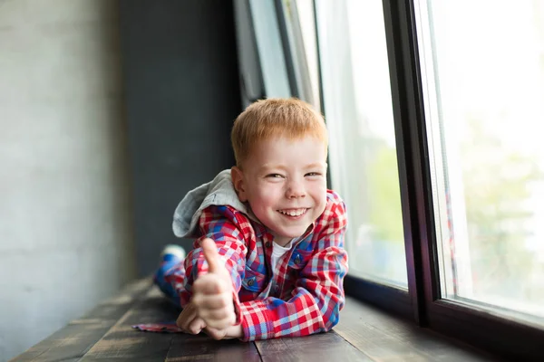 Ragazzo dai capelli rossi — Foto Stock