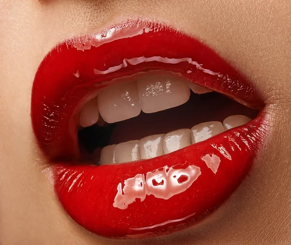 Maquillaje de labios de moda —  Fotos de Stock