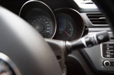 Direksiyon ve gösterge paneli.