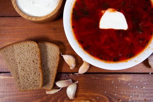 Russian Borscht White Plate Slices Rye Bread Garlic Sour Cream — Stock Photo, Image