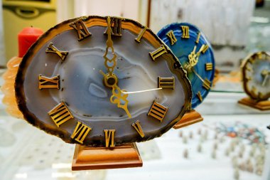 Çok güzel renkli akik saat, Türk 'ten bir hediye.