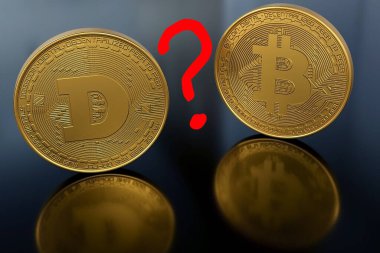 Karanlık arka planda iki sikke, oranın büyümesi, geleceğe yatırım, bitcoin ve dojekoi 'ye elon misk yatırımları