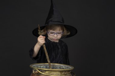 Cadı iksiri pişirme