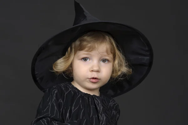 Küçük halloween cadı — Stok fotoğraf