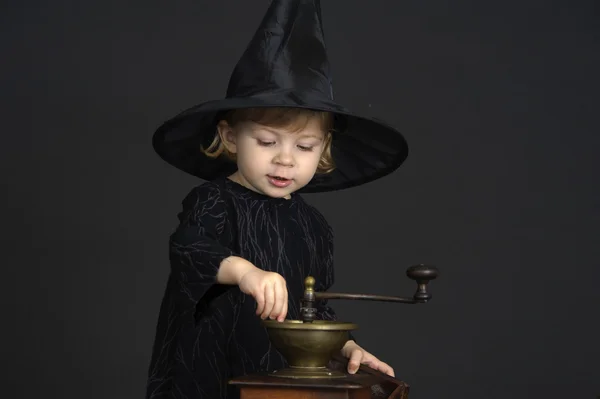 Pequeña bruja de Halloween — Foto de Stock