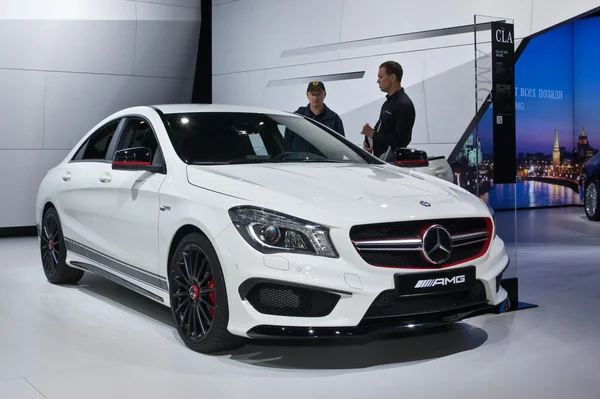 மெர்சிடிஸ்-பென்ஸ் சி.எல்.ஏ 45 AMG — ஸ்டாக் புகைப்படம்