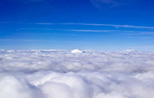 Panorama de nubes del plano — Foto de Stock