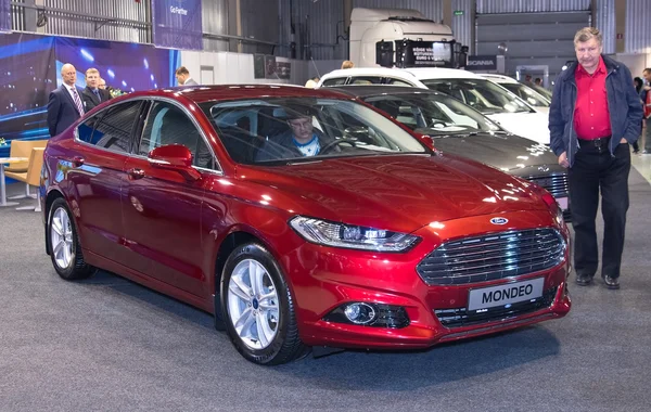 Vado mondeo — Foto de Stock