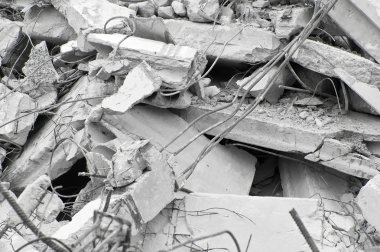 Beton bina kalıntıları