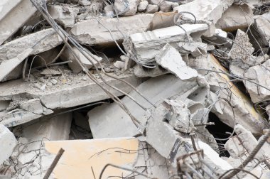 Beton bina kalıntıları