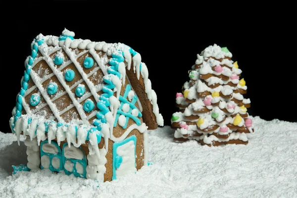 Peperkoek huis en kerstboom — Stockfoto