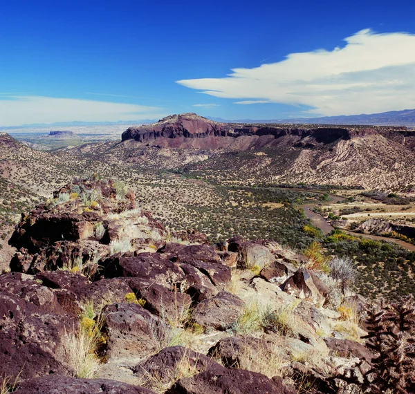 Panoramiczny widok z Sangre de Cristos Range i Rio Grande Valley-Nowy Meksyk — Zdjęcie stockowe