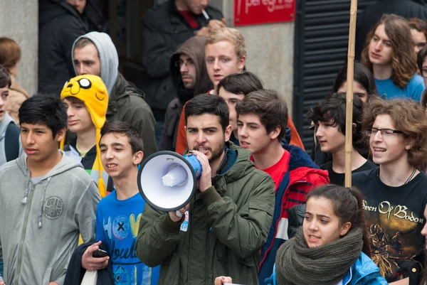 Démonstration par des étudiants universitaires — Photo