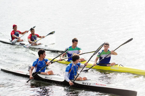 Kanu-Marathon auf dem Fluss Lerez (Spanien)) — Stockfoto