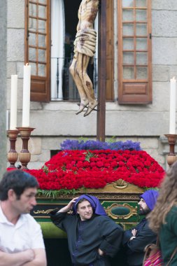 Bir adam bir dini tarikatlar