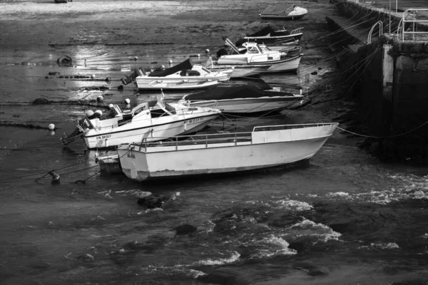 Ποντεβεδρα Ισπανια Απριλιου 2019 Σκάφη Αναψυχής Και Ψαρέματος Αγκυροβολημένα Μια — Φωτογραφία Αρχείου