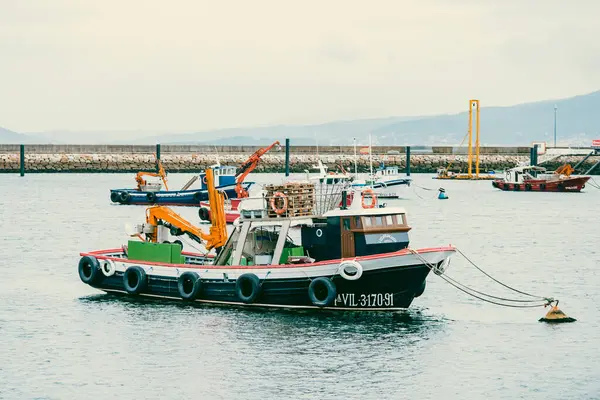 Illa Arousa Spanien Ruari 2019 Fiskebåtar Fiskehamnen Öns Bryggor Förbindelse — Stockfoto