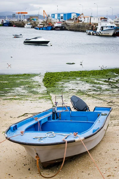 Isla Arosa Fevereiro 2019 Pequeno Barco Pesca Ancorado Porto Pesca — Fotografia de Stock