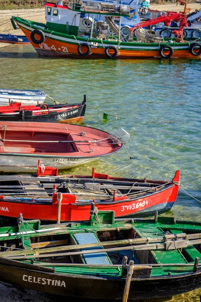 Isla Arosa Φεβρουαριου 2019 Μικρό Αλιευτικό Σκάφος Αγκυροβολημένο Κοντά Μικρό — Φωτογραφία Αρχείου