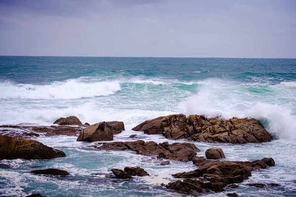 Veduta Della Costa Galiziana Una Giornata Forti Venti Vicino Villaggio — Foto Stock