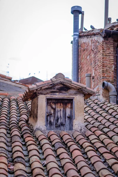 Pequeño Ático Tejado Teruel Una Ciudad Interior España —  Fotos de Stock