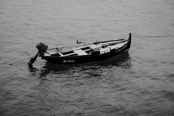 Illa Arousa Ισπανια Νοεμβριου 2019 Μικρά Αλιευτικά Σκάφη Αγκυροβολημένα Κοντά — Φωτογραφία Αρχείου