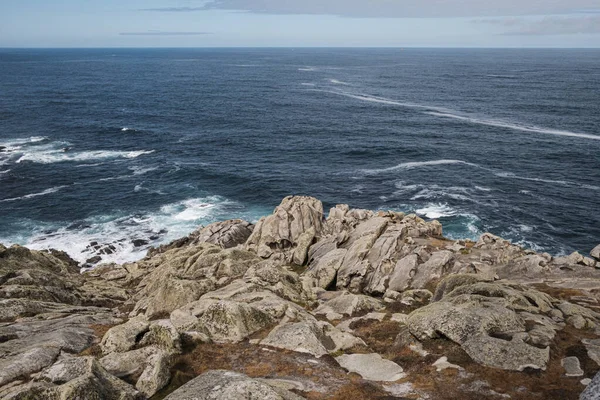 รายละเอ ยดของชายฝ งกาล ใกล Punta Nariga Lighthouse Malpica Bergantinos ในจ — ภาพถ่ายสต็อก