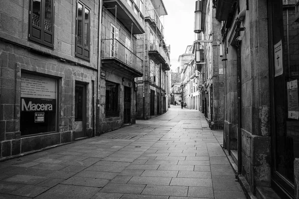 スペインのポンテベドラ 2021年2月17日 Covid 19パンデミックの間に歴史的中心部のほぼ無人の通り — ストック写真