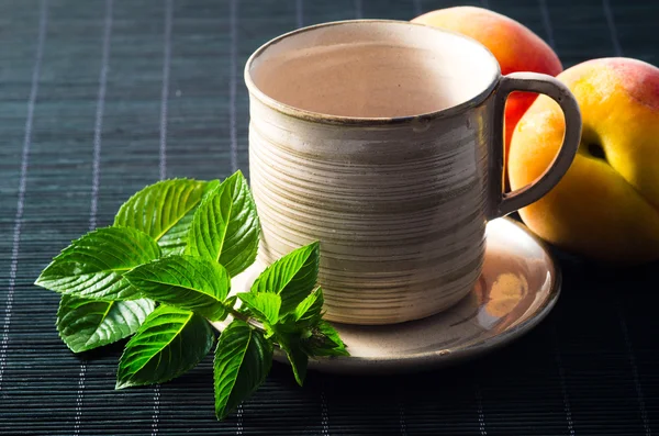 Xícaras de chá com hortelã — Fotografia de Stock