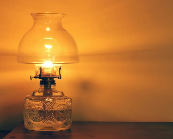 火をつけられたオイルランプ — ストック写真