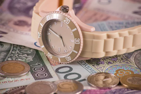 Relógios e muito dinheiro Imagens Royalty-Free