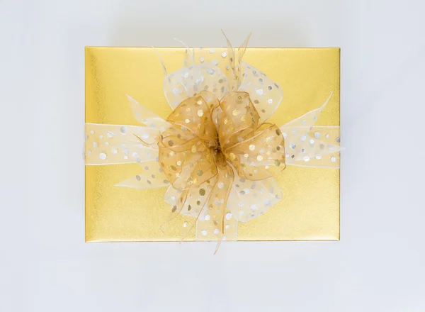 Gold gift box — Zdjęcie stockowe