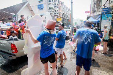 Chiang Mai Tayland-Nisan 13:Chiang mai Songkran Festivali. Forei