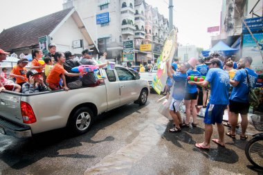 Chiang Mai Tayland-Nisan 13:Chiang mai Songkran Festivali. Forei