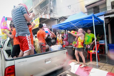 Chiang Mai Tayland-Nisan 13:Chiang mai Songkran Festivali. Forei