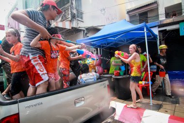 Chiang Mai Tayland-Nisan 13:Chiang mai Songkran Festivali. Forei