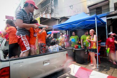 Chiang Mai Tayland-Nisan 13:Chiang mai Songkran Festivali. Forei