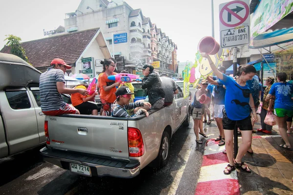 CHIANG MAI TAILANDIA-ABRIL 13: Chiang mai Songkran festival. Forei. —  Fotos de Stock