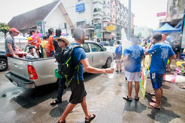 CHIANG MAI THAILAND-ABRIL 13: Chiang mai Festival de Songkran. Forei. — Fotografia de Stock